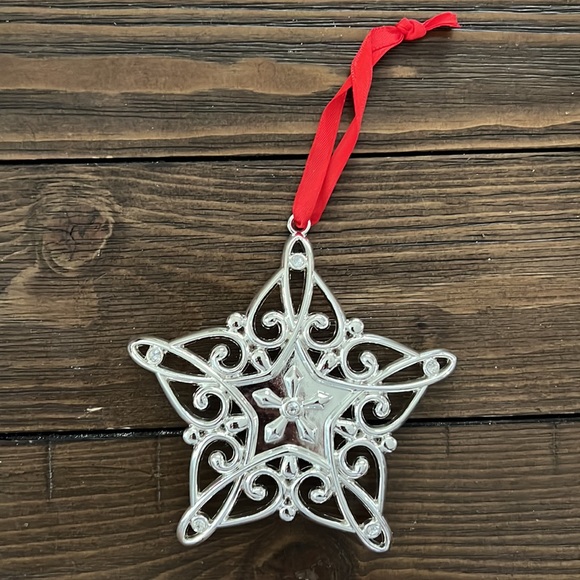 Lennox Snowflake Ornament Silverplate - Picture 1 of 4